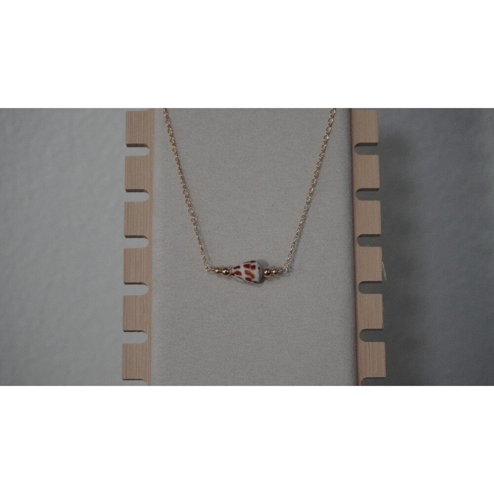 Hebrew Shell Necklace - Picture 7 of 7